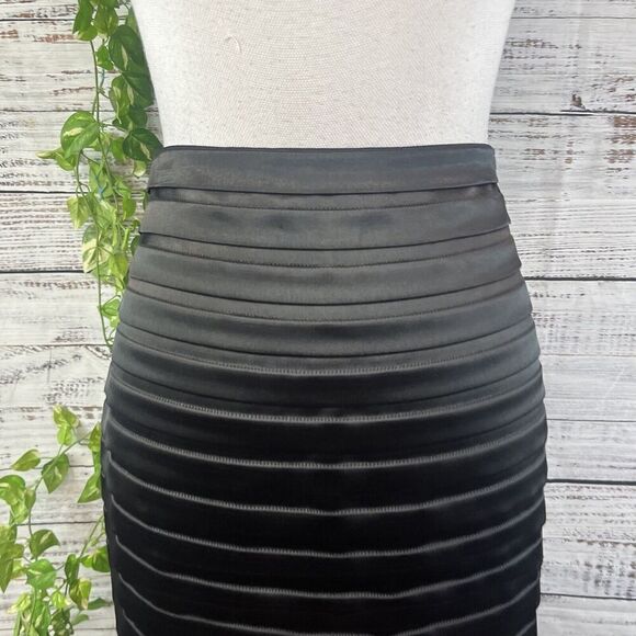 Dressbarn Skirt size 4 Black Satin Layers Pencil Knee Wedding Cocktail Church - Picture 3 of 10